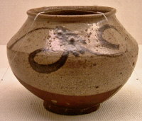 E-garatsu jar with plant-scroll design