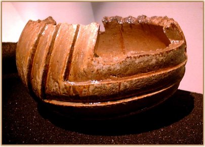 Huge bowl with cut lines, by Kakurezaki Ryuichi Huge bowl with cut lines, by Kakurezaki Ryuichi