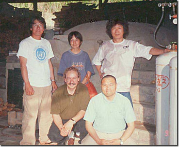 Lehman and friends outside Kakurezaki’s kiln 