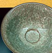 Close-up view of Beishoku-ji Shinogi-de Chawan by Minegishi Seiko