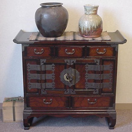 Displaying Pottery on Wooden Chests