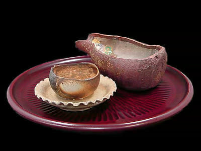 Sake vessels and ofuke/hagi plate
