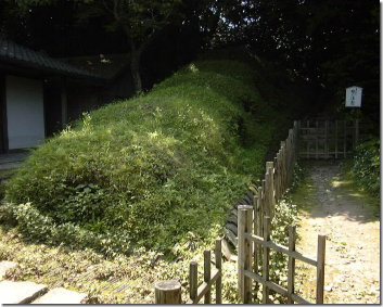 The old Ochawangama is now a shrine The old Ochawangama is now a shrine