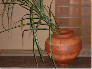 Large jar (tsubo) by Uchida Koichi Large jar (tsubo) by Uchida Koichi